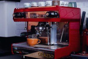 Como Escolher a Máquina de Café Ideal para a Sua Cafeteria?