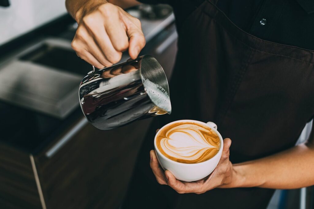 Qual é o método de preparo para realçar o sabor do café